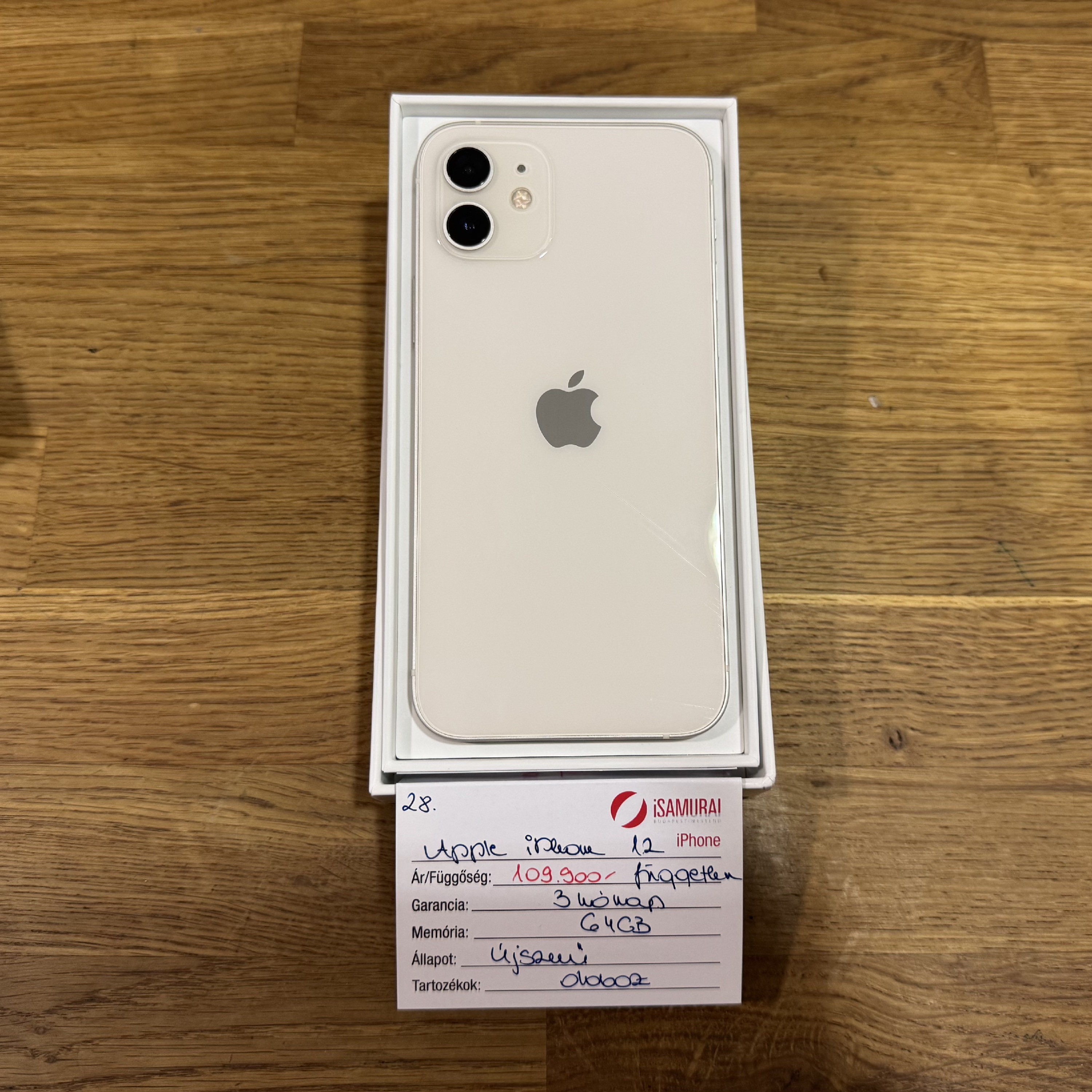 28. Apple iPhone 12 - Fehér - 64 GB - Újszerű