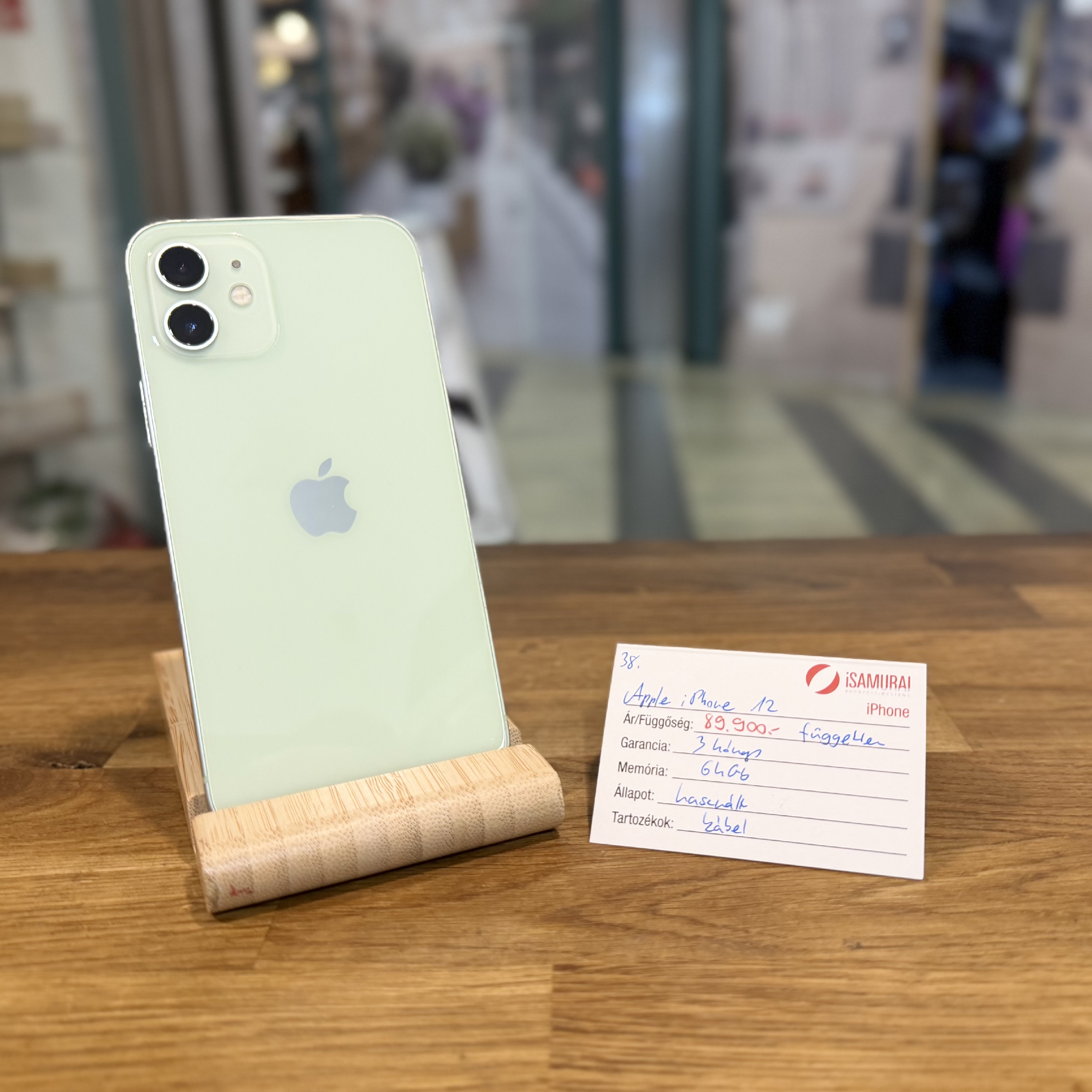 38. Apple iPhone 12 - Zöld - 64 GB - Használt