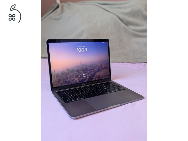 MacBook Pro M1 megkímélt állapot