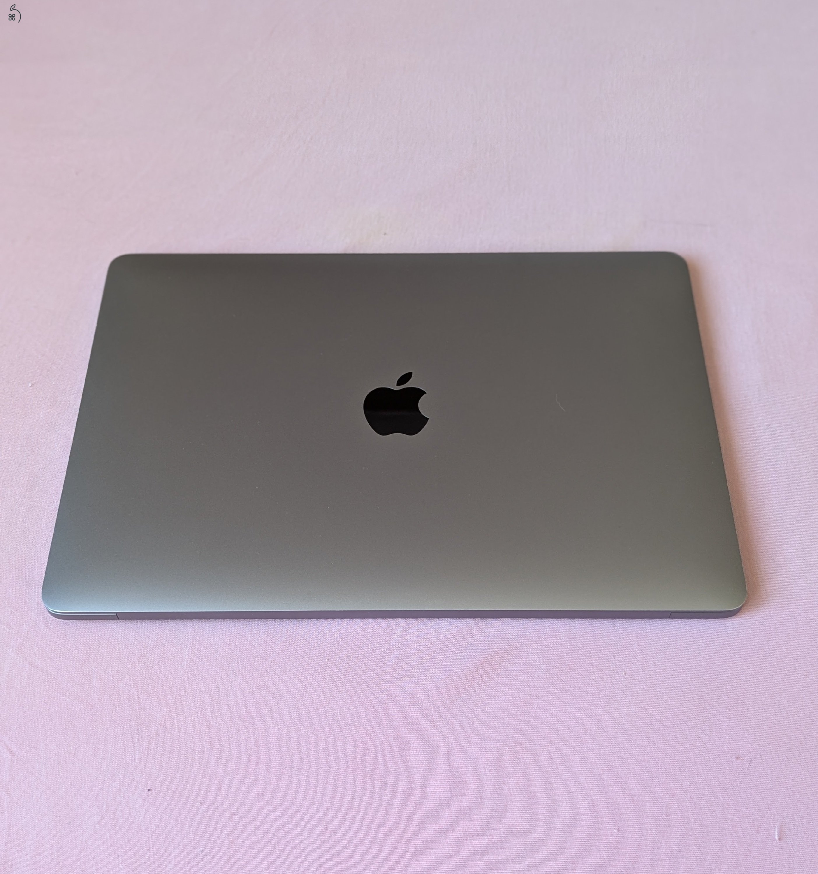 MacBook Pro M1 megkímélt állapot