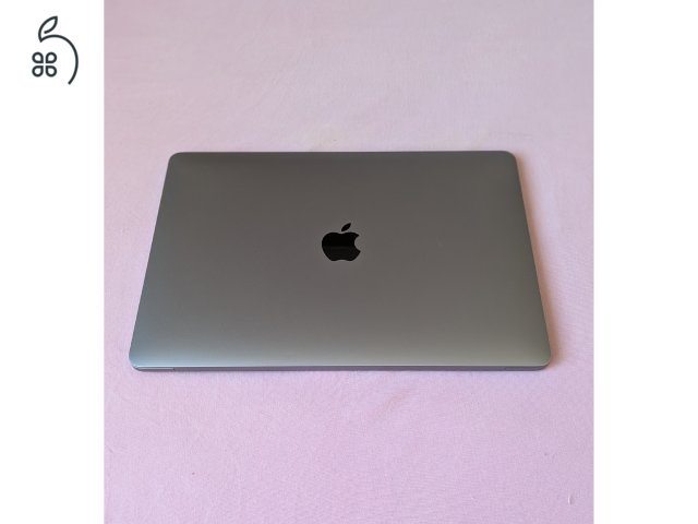 MacBook Pro M1 megkímélt állapot