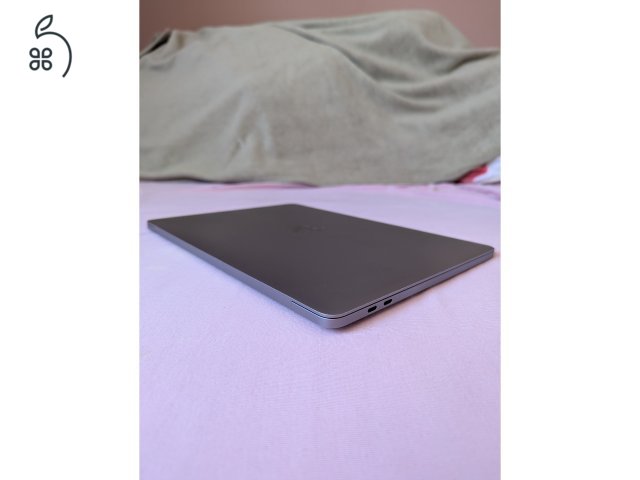 MacBook Pro M1 megkímélt állapot