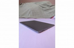 MacBook Pro M1 megkímélt állapot