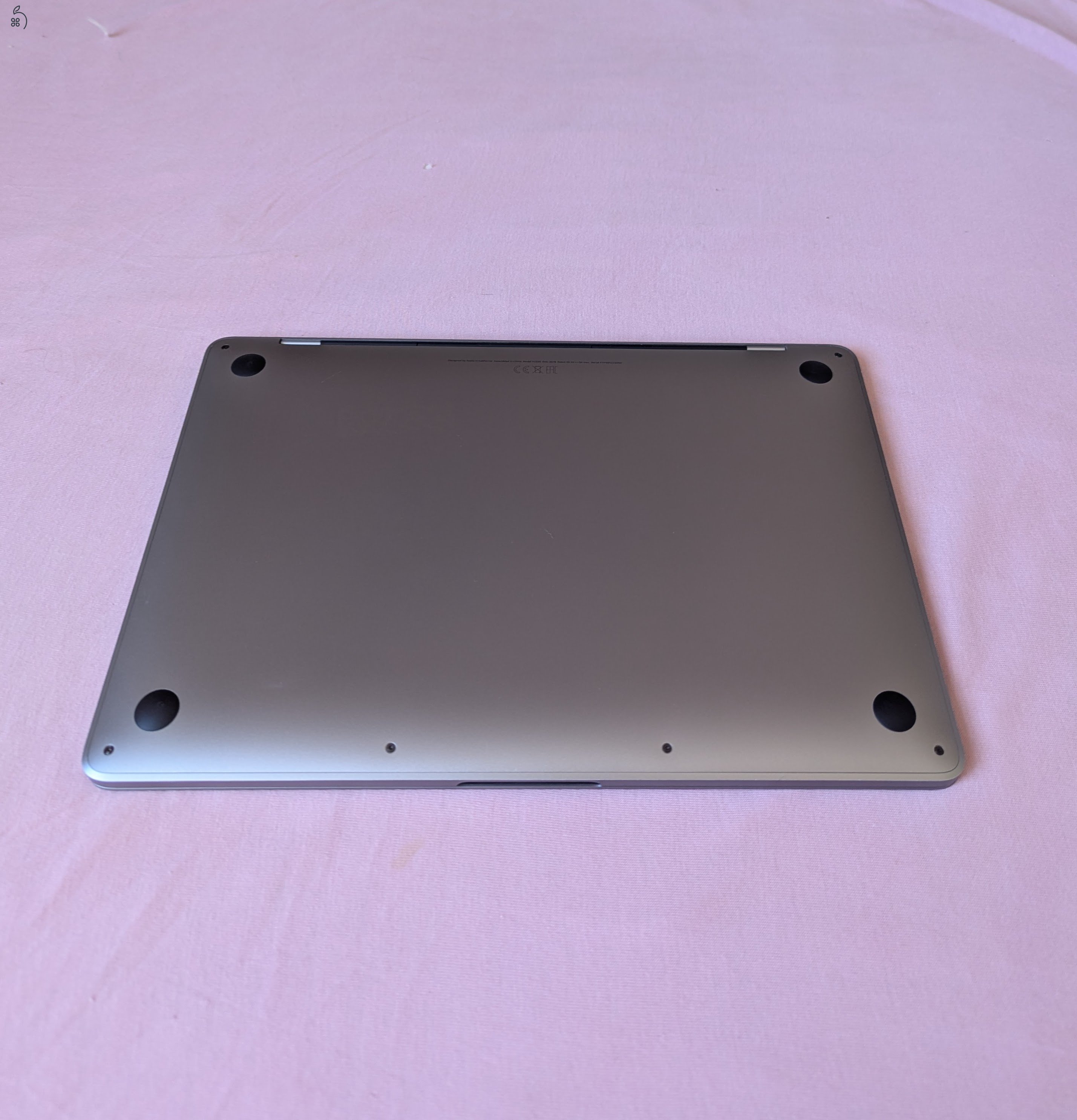 MacBook Pro M1 megkímélt állapot