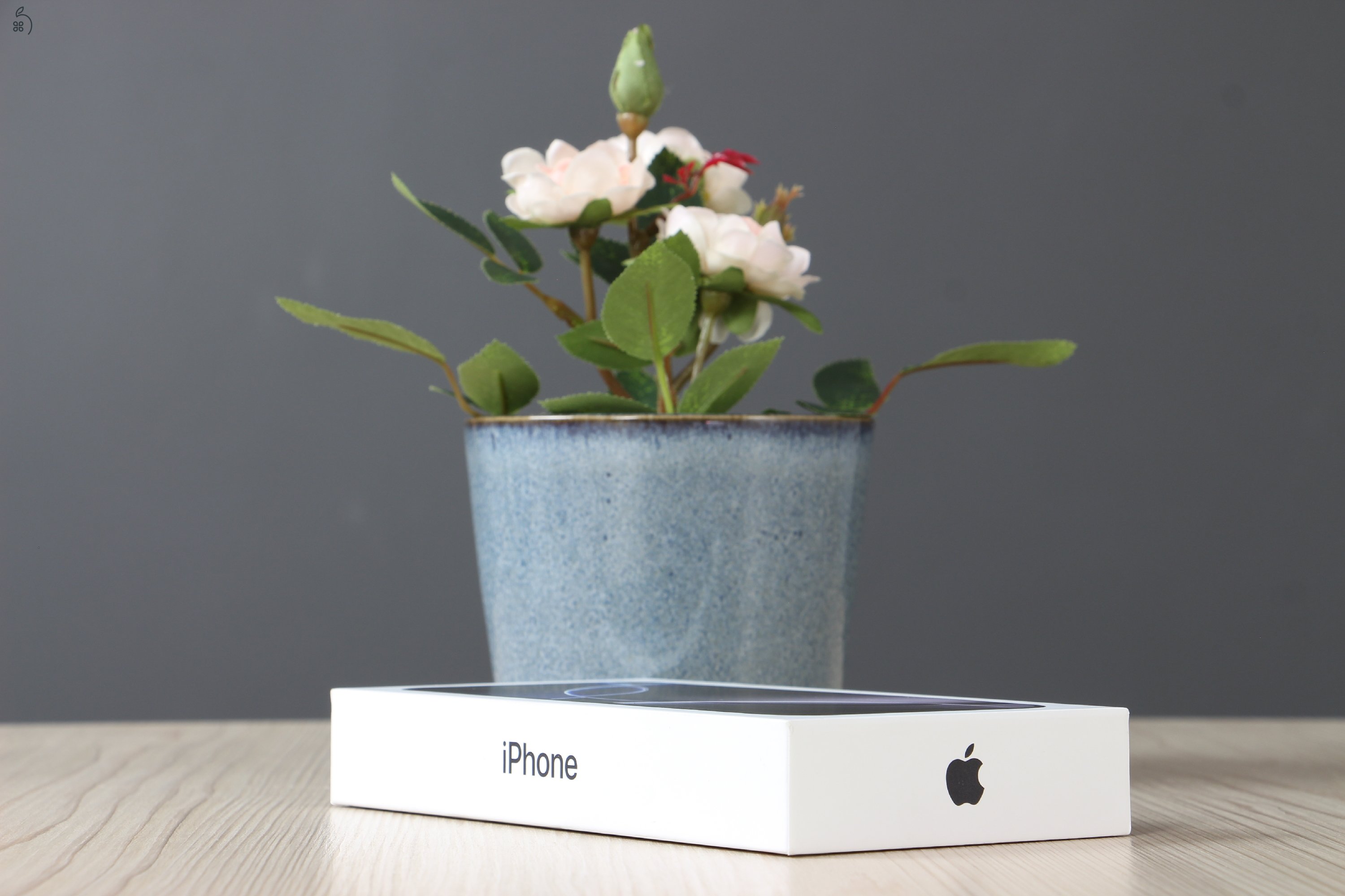 Új Apple iPhone 16 Pro Max 256GB asztrofekete US-6943