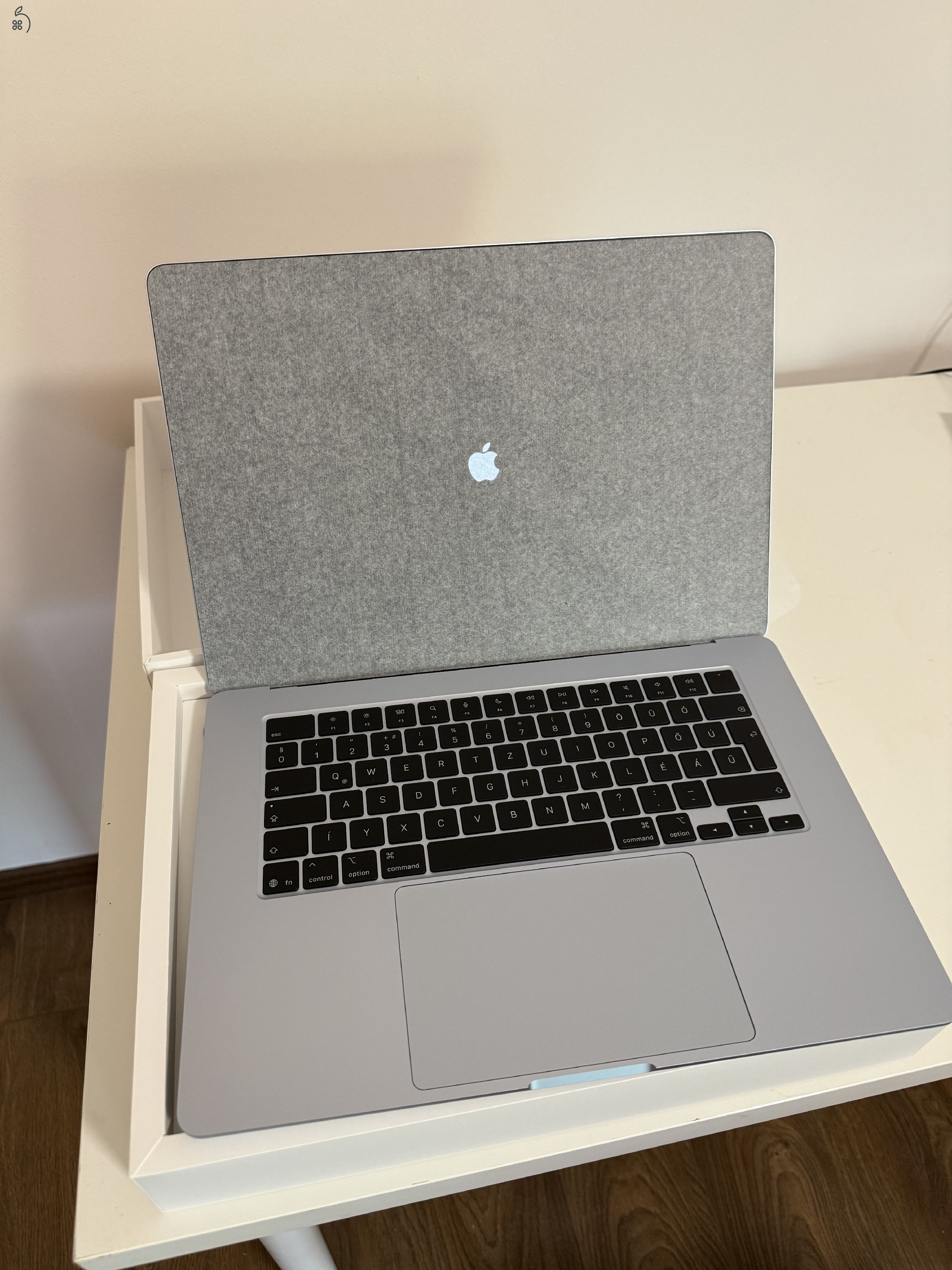 Apple Macbook Air, 15” - M4 chip, 16gb memoria, 256GB 