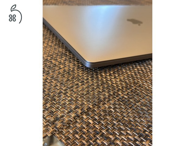 Apple Macbook Pro 16