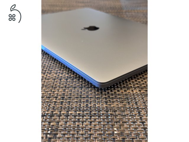Apple Macbook Pro 16