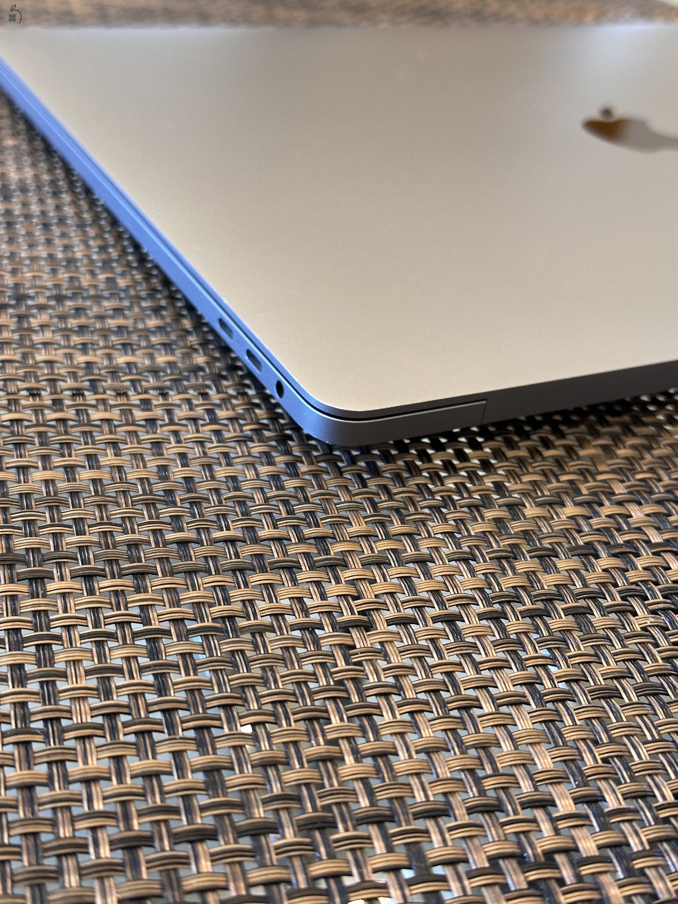 Apple Macbook Pro 16