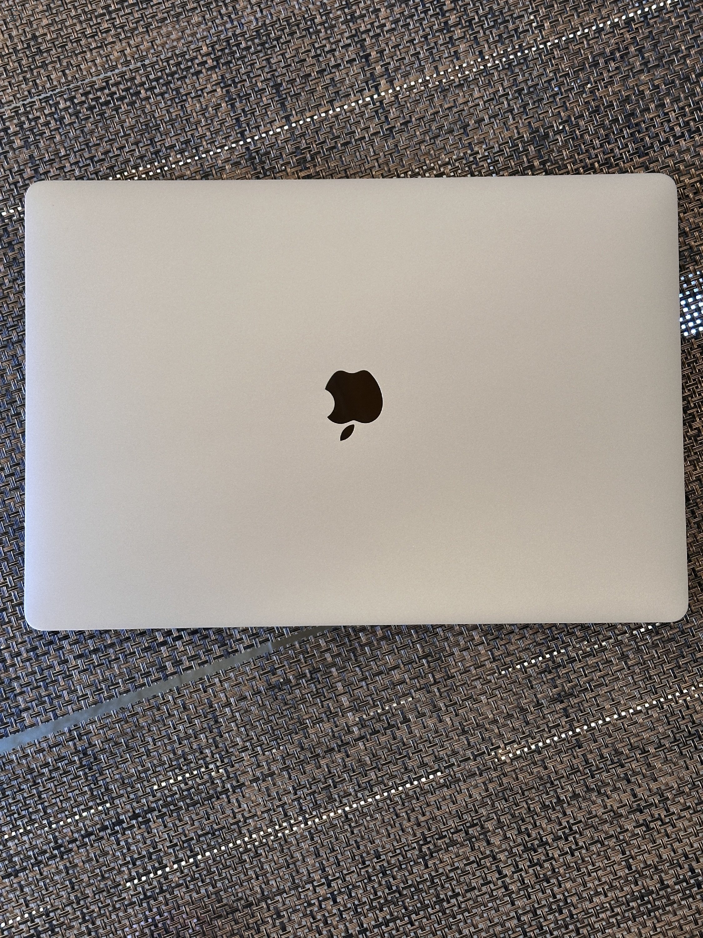 Apple Macbook Pro 16