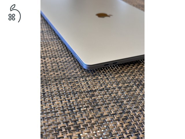 Apple Macbook Pro 16