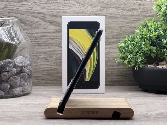 iPhone SE2020 Black 64GB 2 ÉV Garanciával Számlával Aksi 100%