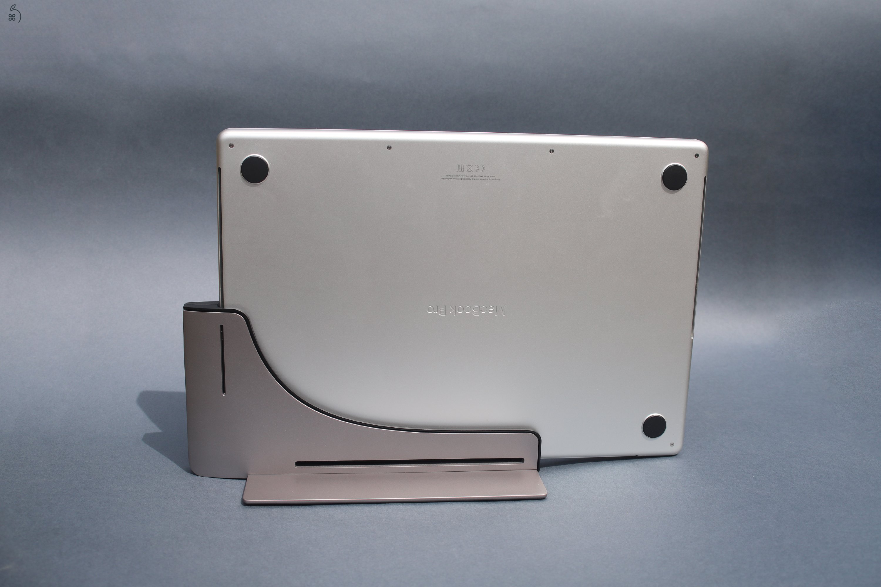 MacBook Pro 16 Ascrono Docking Station