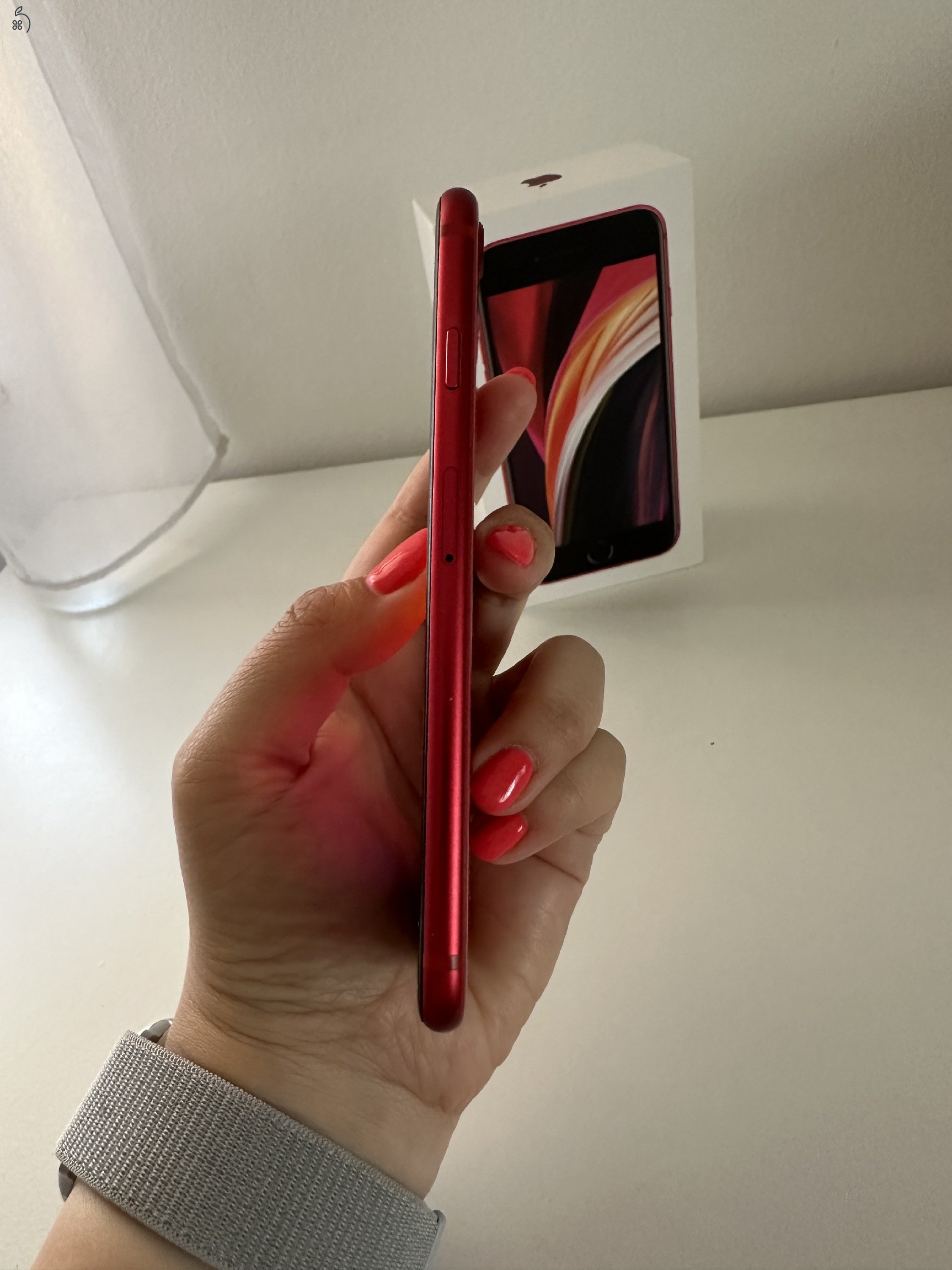 iPhone 2020 SE Product RED