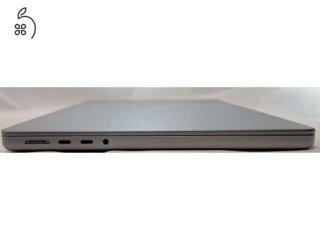 Eladó műtárgyként őrzött 2021 Macbook Pro 14” M1 Pro.