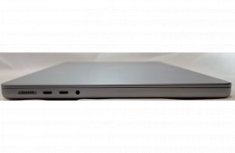 Eladó műtárgyként őrzött 2021 Macbook Pro 14” M1 Pro.