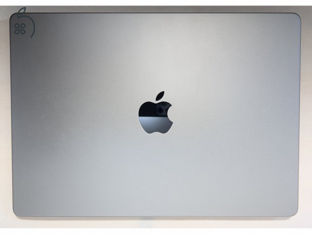 Eladó műtárgyként őrzött 2021 Macbook Pro 14” M1 Pro.