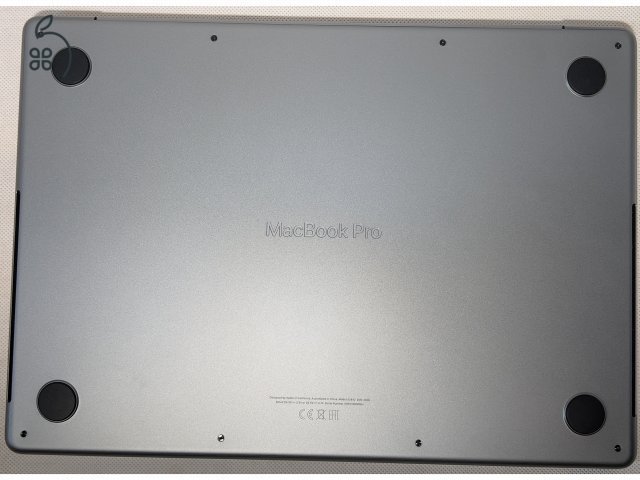 Eladó műtárgyként őrzött 2021 Macbook Pro 14” M1 Pro.