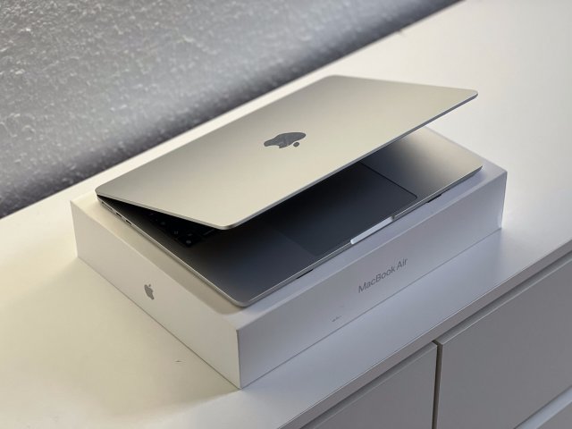 Hibátlan MacBook Air 2024 13 M3 256GB 2 ÉV Garanciával Számlával Aksi 100%