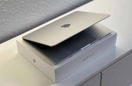 Hibátlan MacBook Air 2024 13 M3 256GB 2 ÉV Garanciával Számlával Aksi 100%
