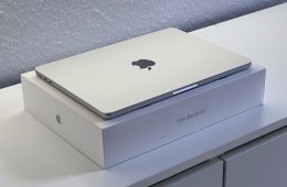 Hibátlan MacBook Air 2024 13 M3 256GB 2 ÉV Garanciával Számlával Aksi 100%