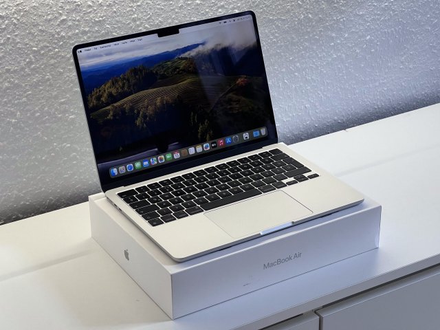 Hibátlan MacBook Air 2024 13 M3 256GB 2 ÉV Garanciával Számlával Aksi 100%