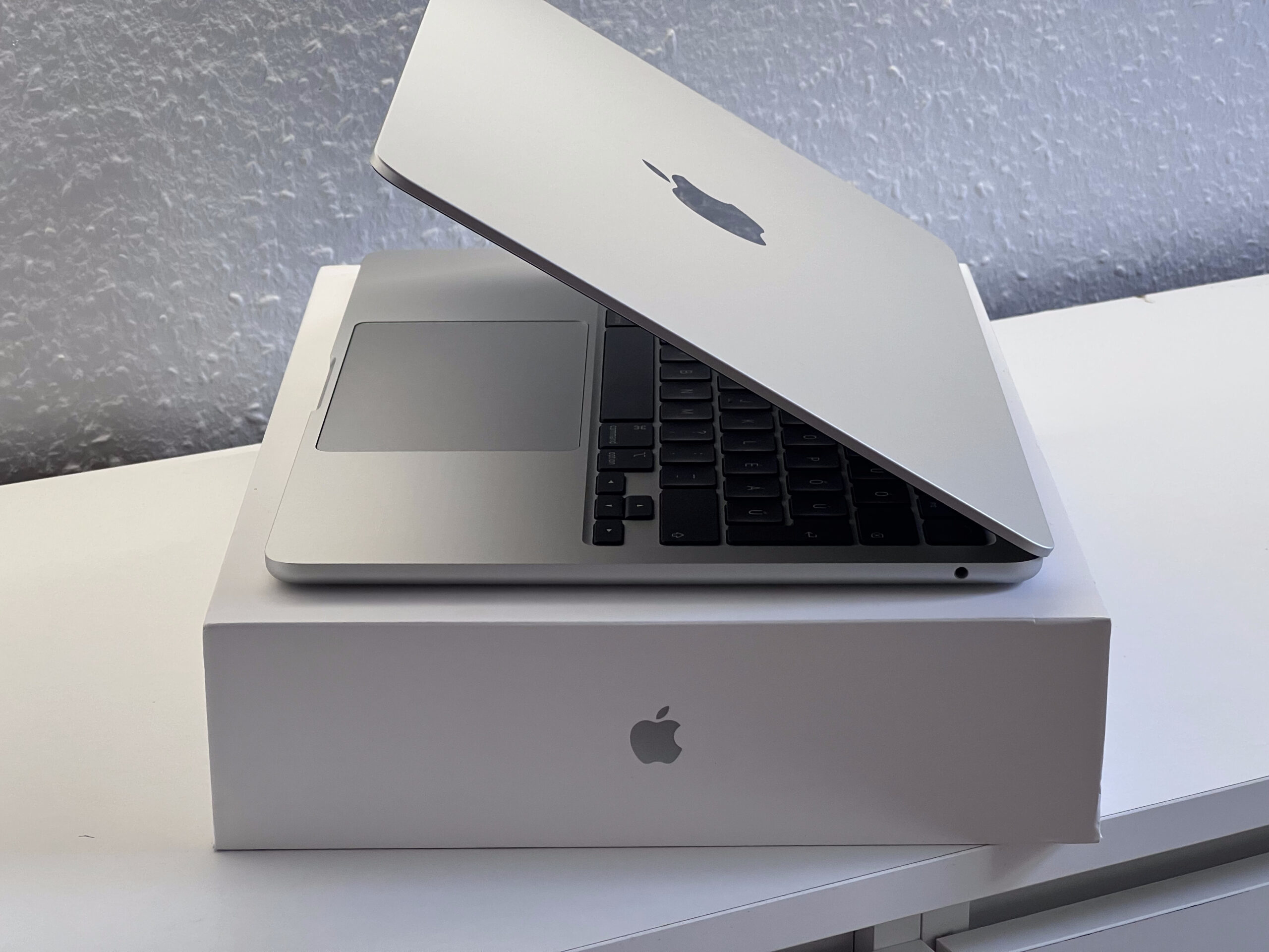 Hibátlan MacBook Air 2024 13 M3 256GB 2 ÉV Garanciával Számlával Aksi 100%