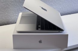 Hibátlan MacBook Air 2024 13 M3 256GB 2 ÉV Garanciával Számlával Aksi 100%