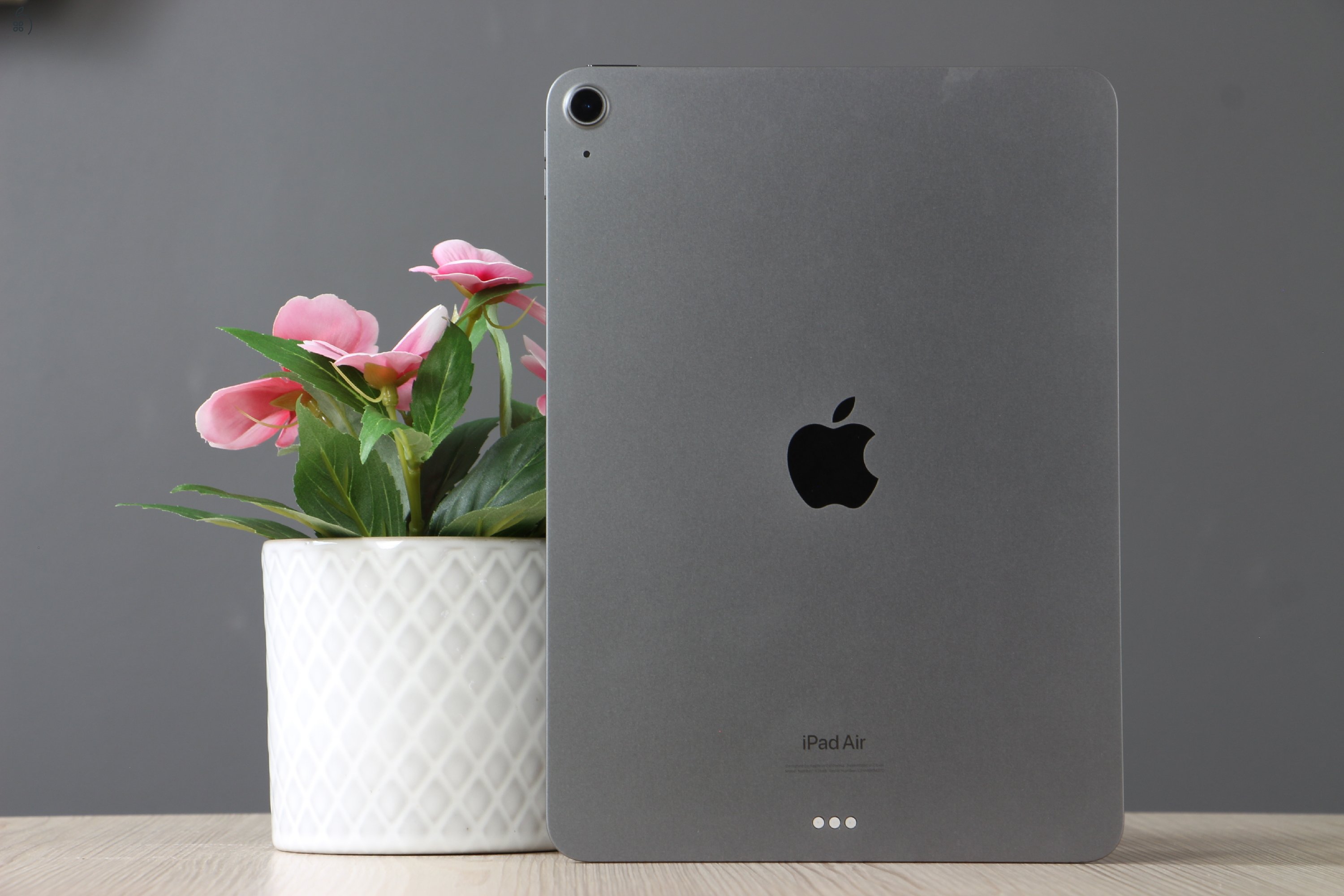 US-006938 iPad Air 5 256GB Wifi asztroszürke