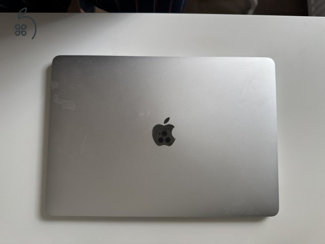 Külsőleg hibátlan Macbook Pro