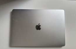 Külsőleg hibátlan Macbook Pro