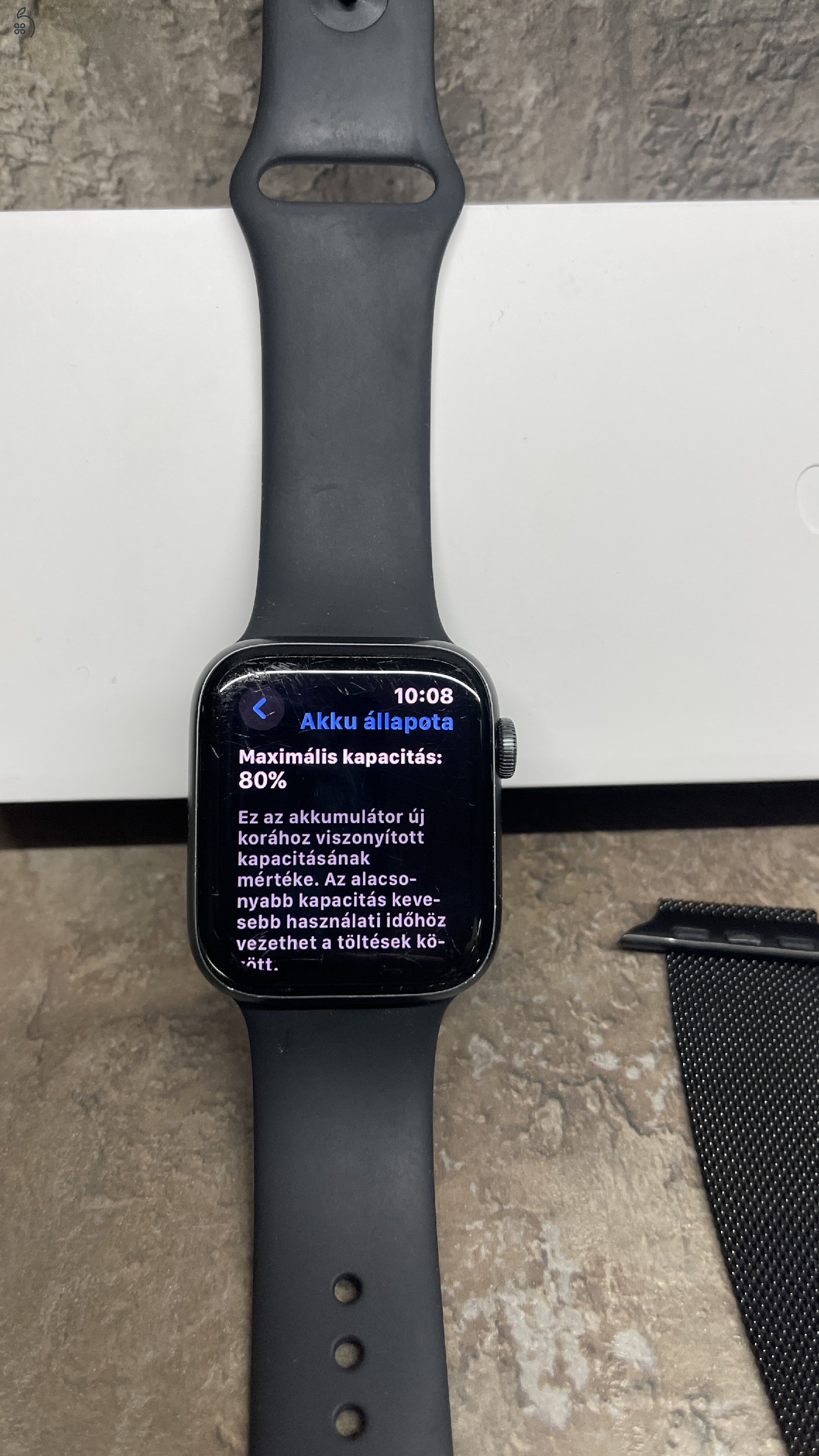 Apple Watch Series 6 (GPS + Cellular)