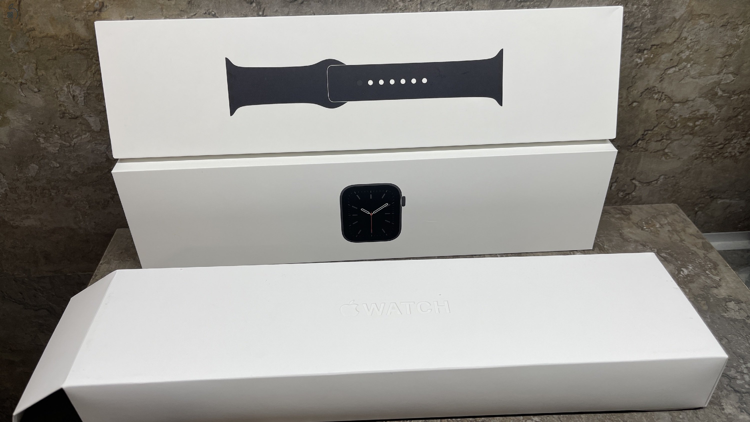 Apple Watch Series 6 (GPS + Cellular)