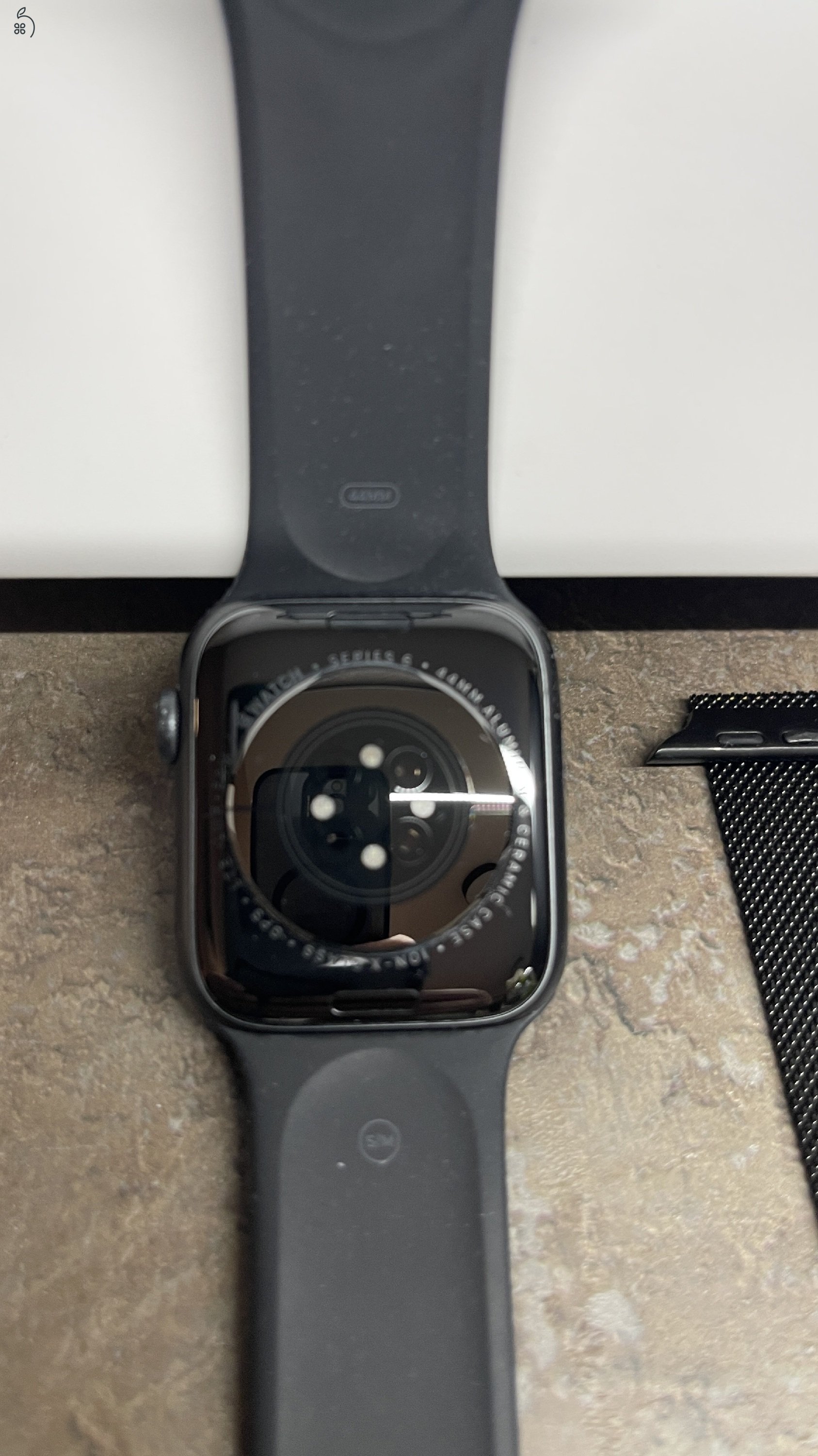 Apple Watch Series 6 (GPS + Cellular)