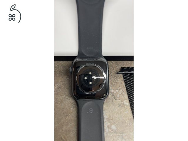 Apple Watch Series 6 (GPS + Cellular)