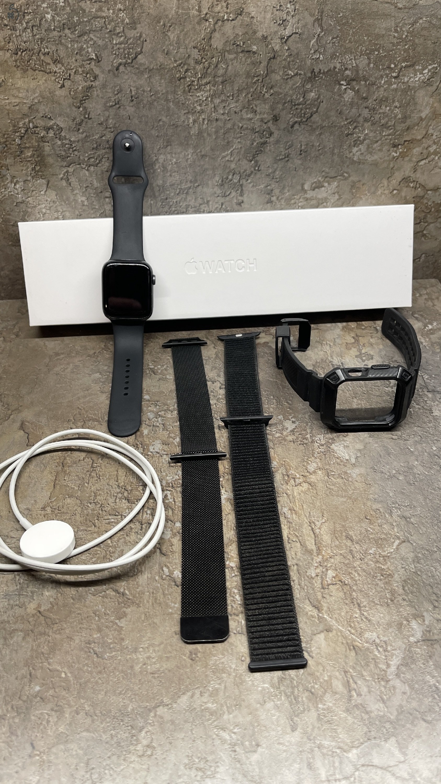 Apple Watch Series 6 (GPS + Cellular)