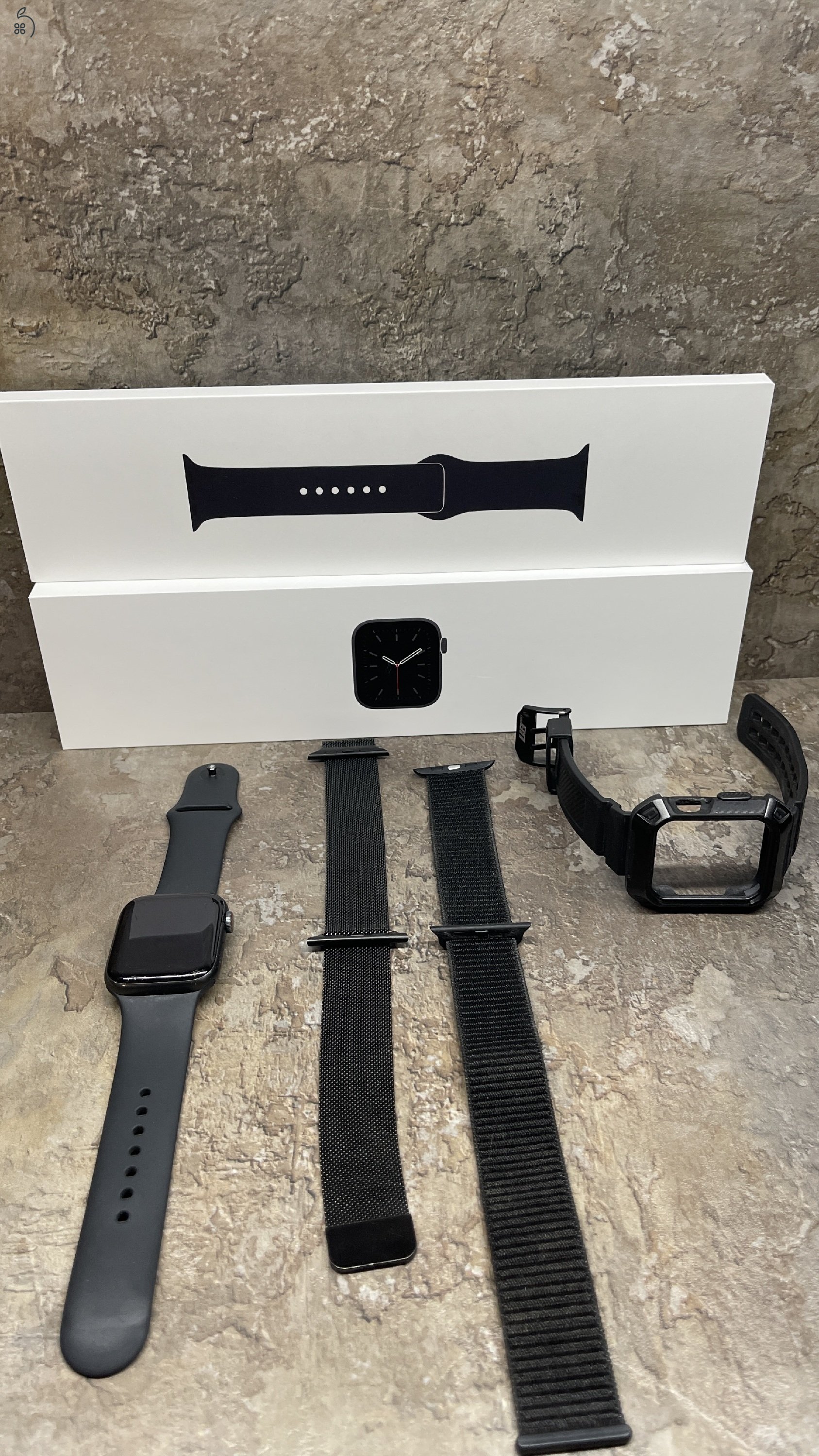 Apple Watch Series 6 (GPS + Cellular)