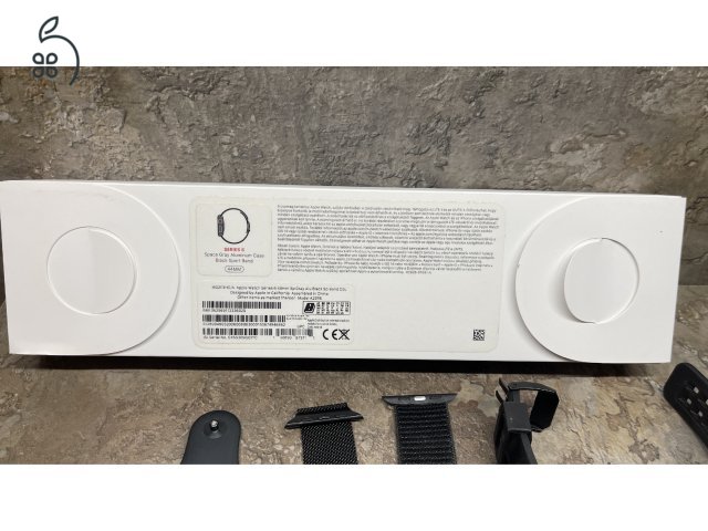 Apple Watch Series 6 (GPS + Cellular)