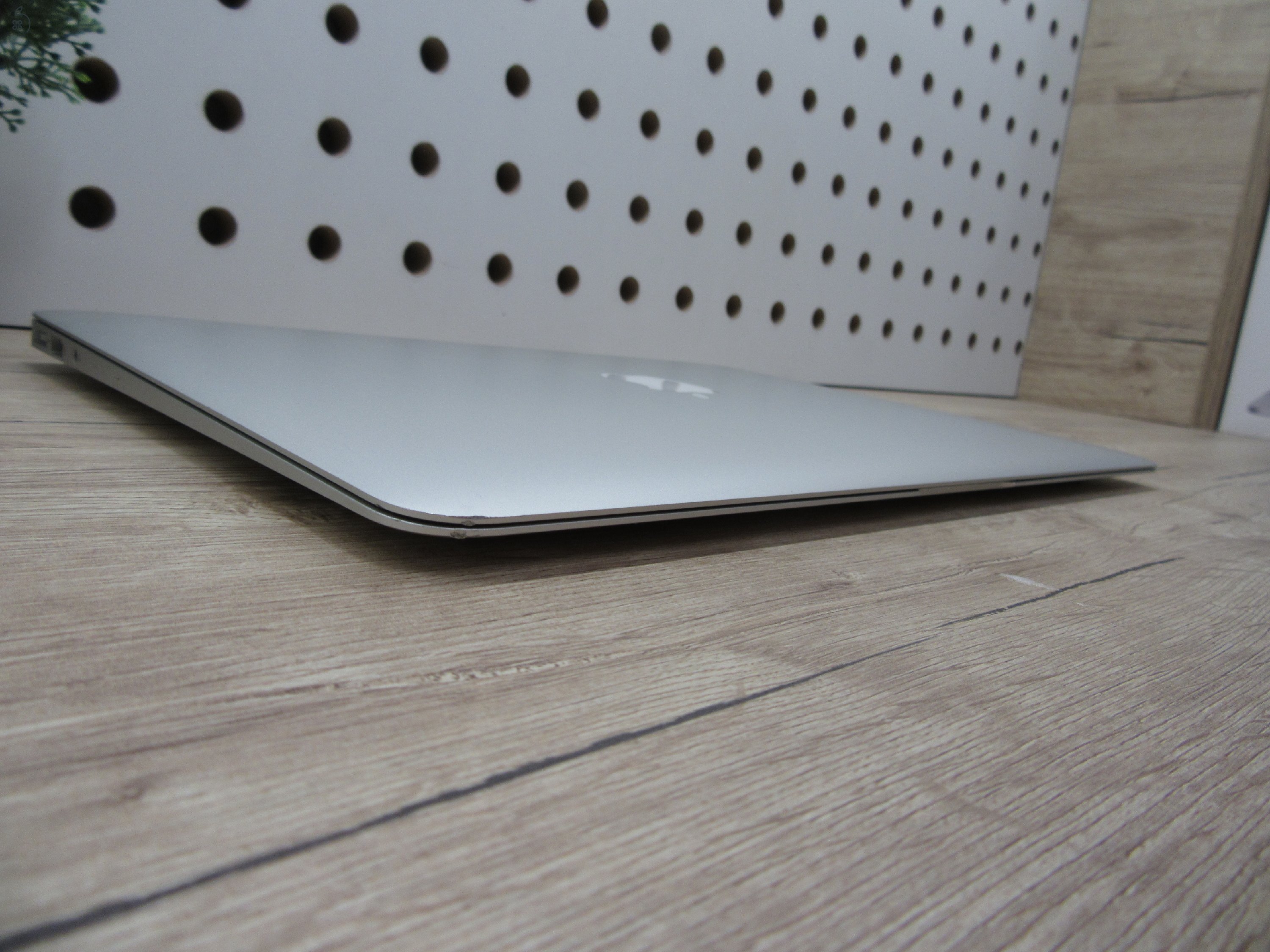 Apple Macbook Air 13 - 2015 Early - Használt, szép állapot
