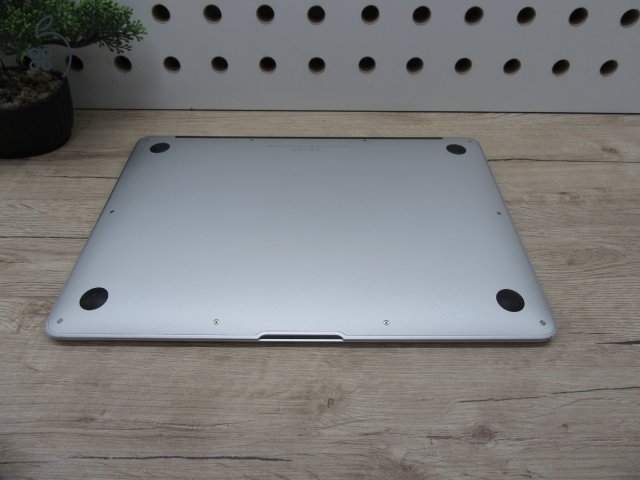 Apple Macbook Air 13 - 2015 Early - Használt, szép állapot