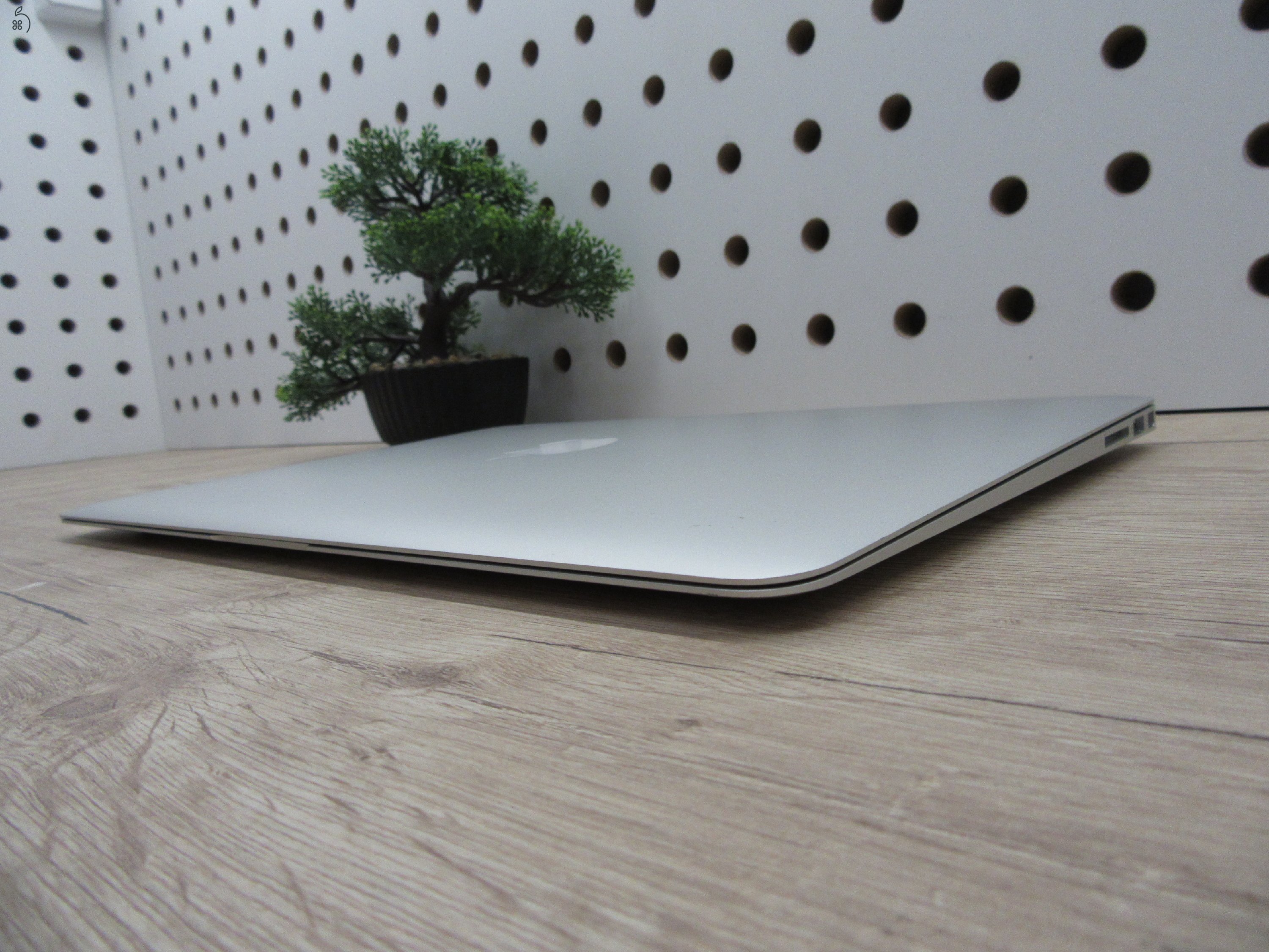 Apple Macbook Air 13 - 2015 Early - Használt, szép állapot