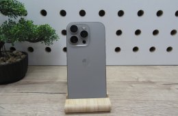 Apple iPhone 16 Pro - Natural Titanium - Használt, megkímélt