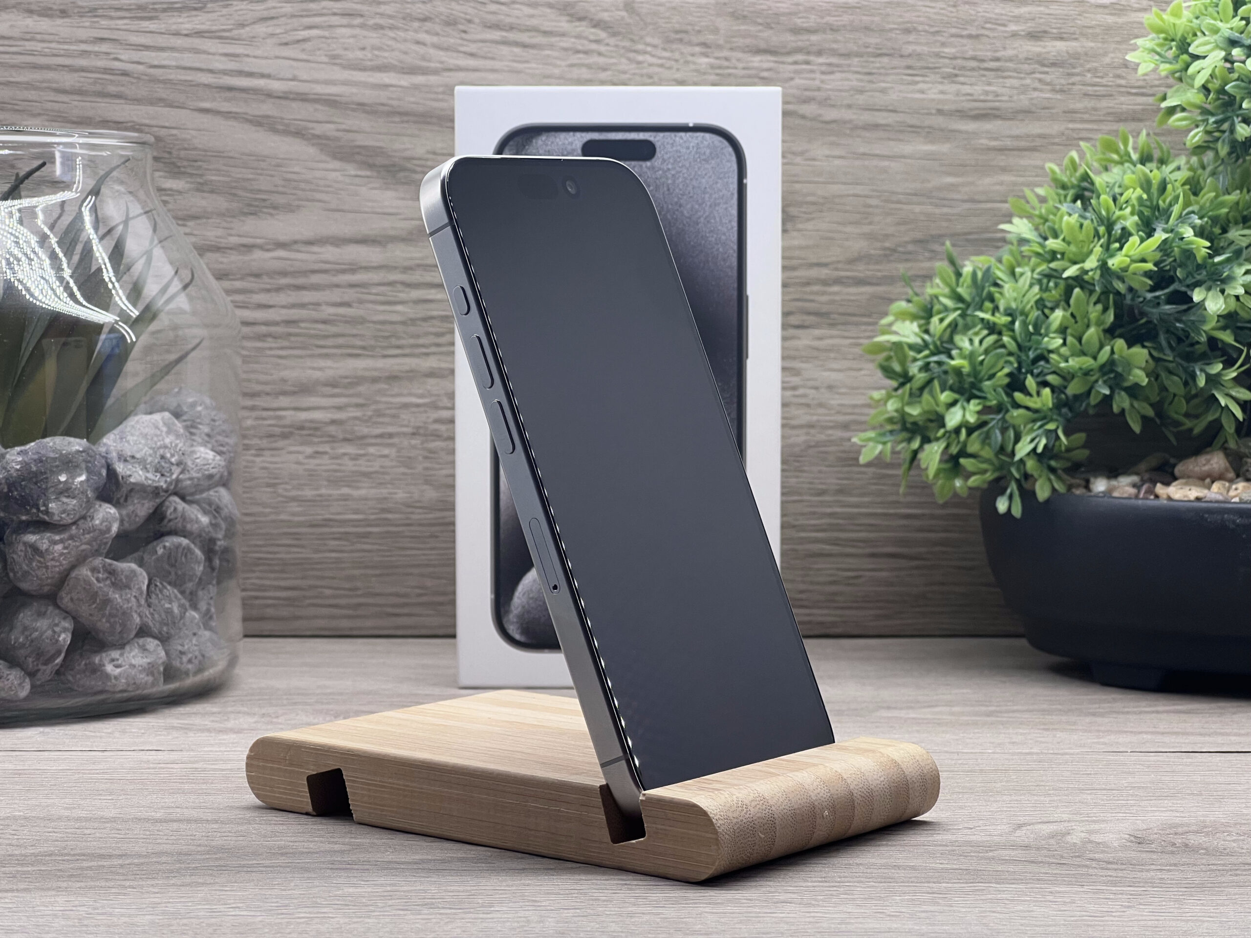 Hibátlan iPhone 15 Pro White Titanium 128GB 2 ÉV Garanciával Számlával