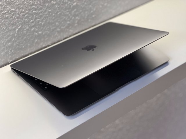 MacBook Air 2020 13 M1 256GB 2 ÉV Garanciával Számlával