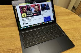 Hibátlan 2 hónapos APPLE MacBook Air 2025 13,6