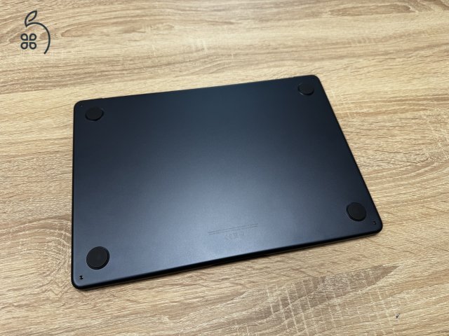 Hibátlan 2 hónapos APPLE MacBook Air 2025 13,6