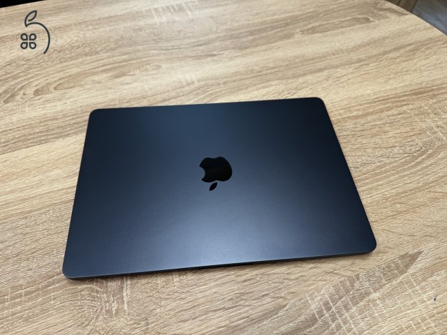 Hibátlan 2 hónapos APPLE MacBook Air 2025 13,6