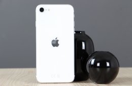 Apple iPhone SE 2 64GB ezüst B US-6954