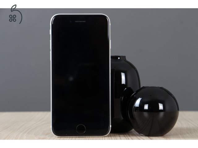 Apple iPhone SE 2 64GB ezüst B US-6954