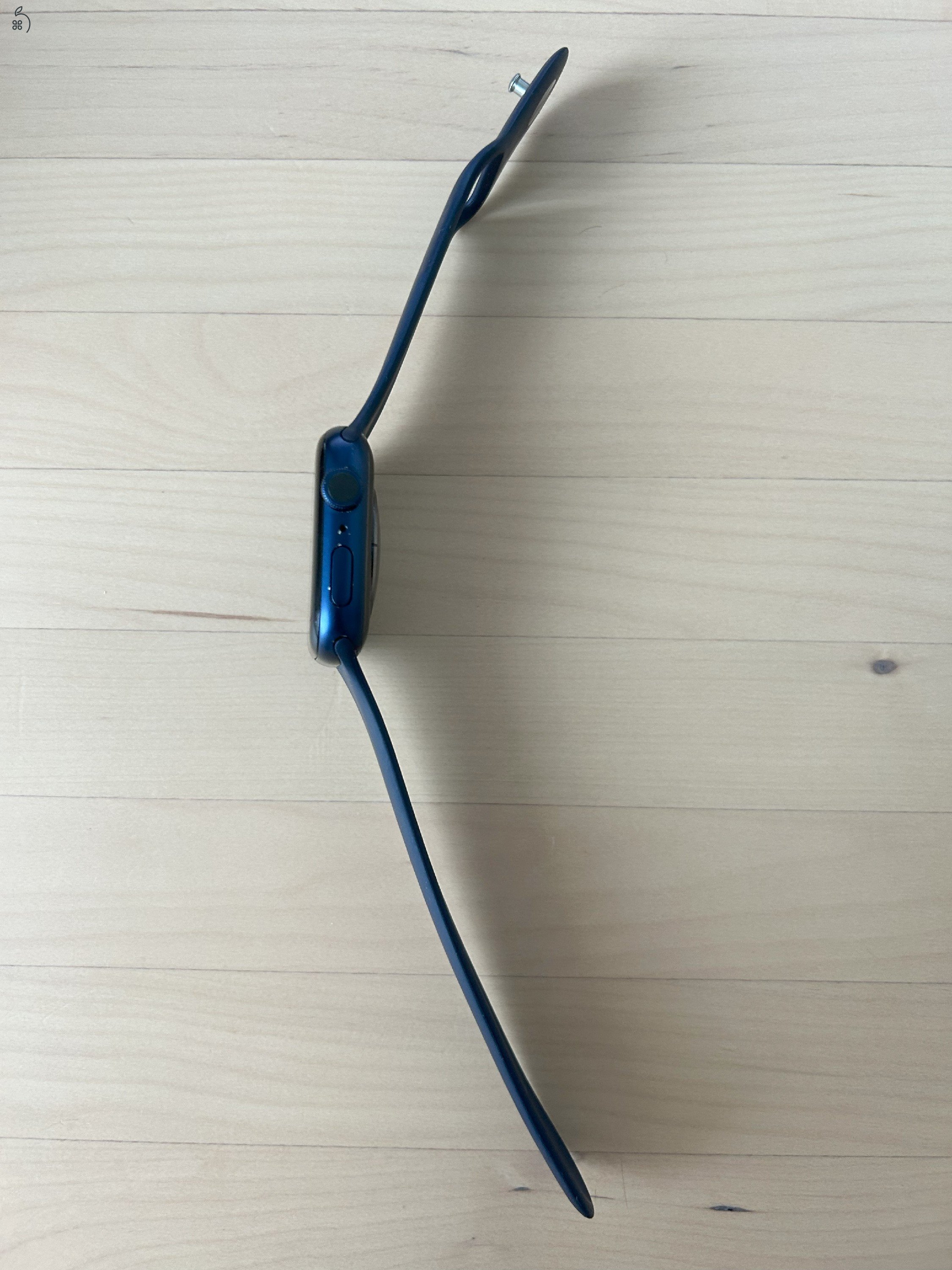 Eladó Apple Watch 6 Blue - 93% akku - nagyon megkímélt - ajándék óraszíjakkal